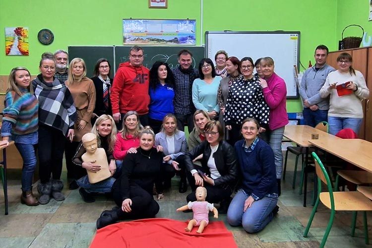 Zdjęcie - Szkoła Podstawowa w Mysłakowicach - Szkolenie z pierwszej pomocy - TRS Artur Mądracki